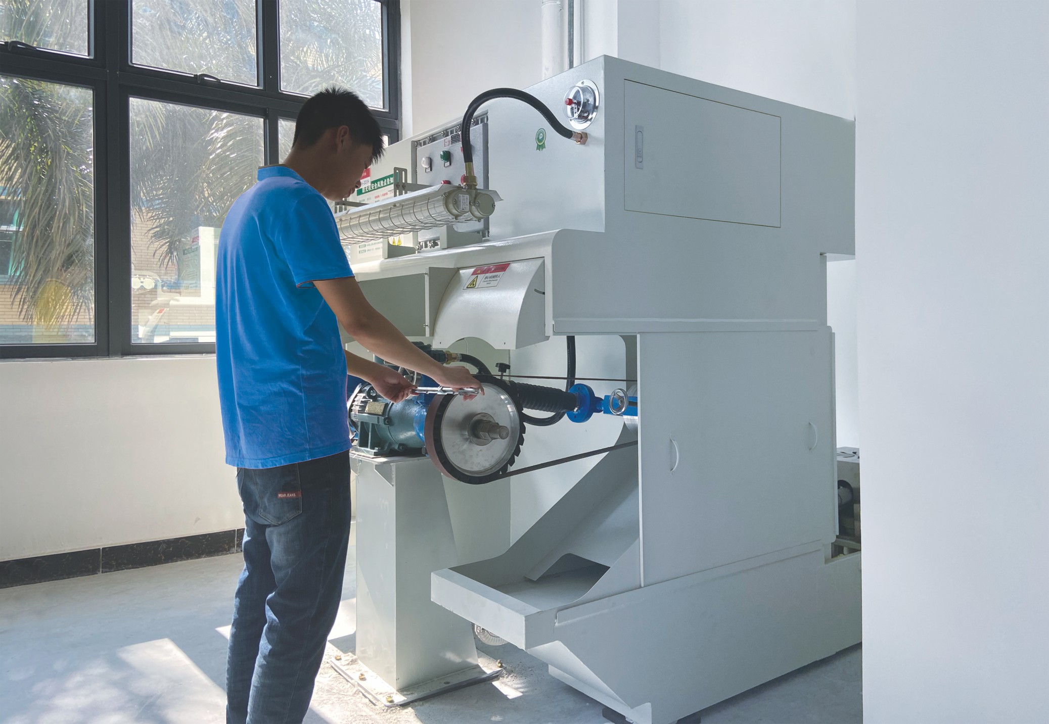 Polishing machine