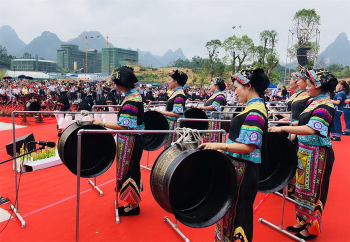 广西环江铸造出世界最大铜鼓 打破吉尼斯世界纪录